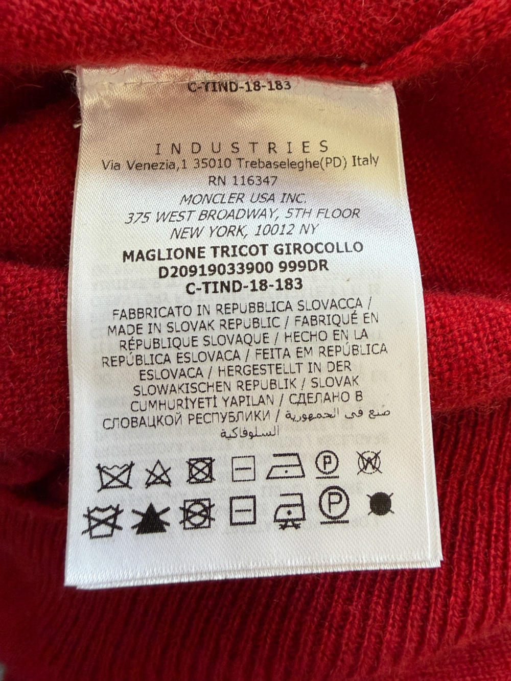 MONCLER • Maglione Tricot Girocollo Round Neck Cashmere Sweater in Red - Picture 11 of 14